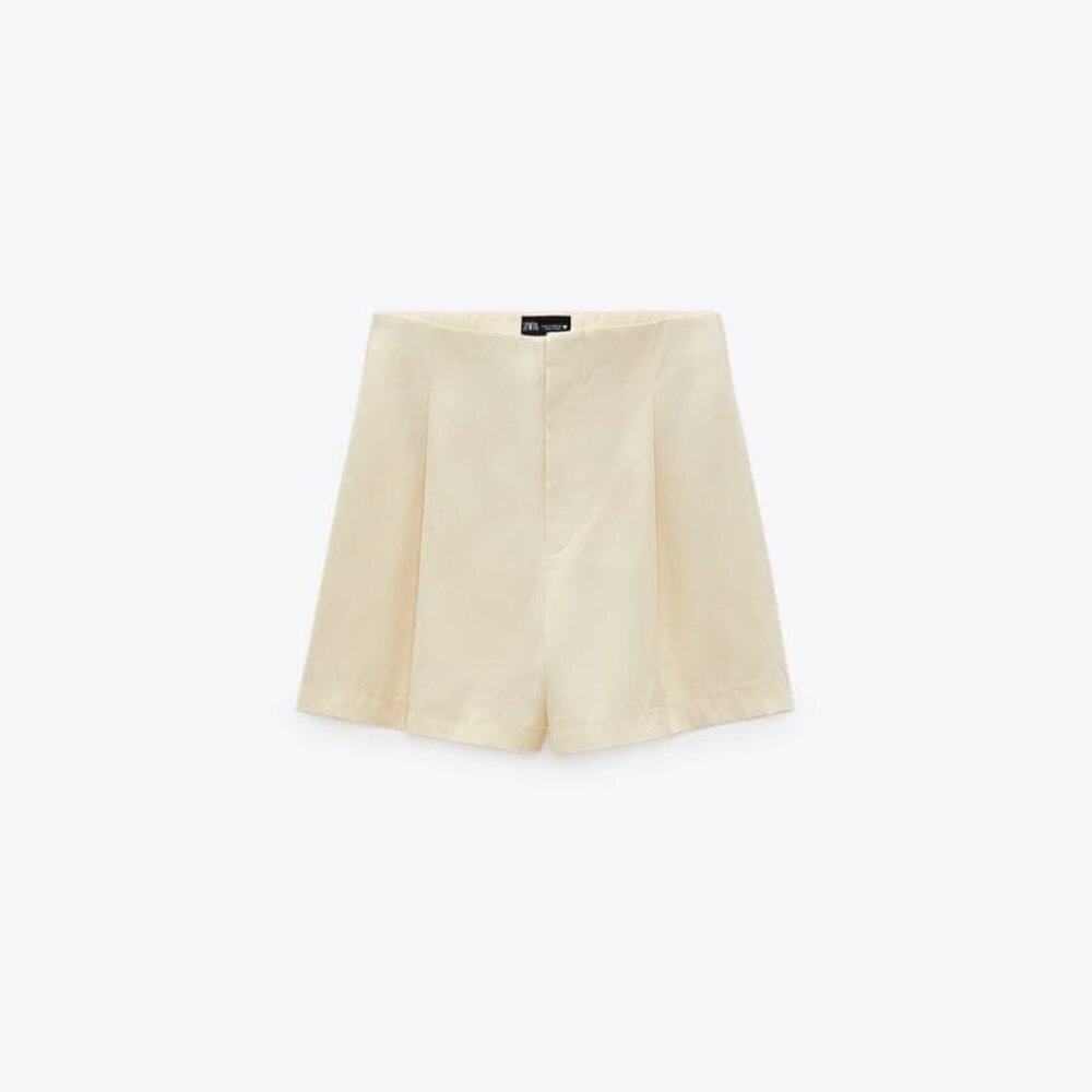 ZARA BERMUDA SHORTS WITH PLUGS ECRU SIZE  XS | 4001/420/712